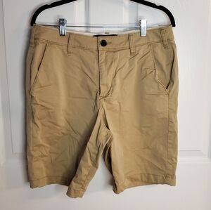 Men's Tan Hollister Flat Front Shorts 9"  Size w31. #SW